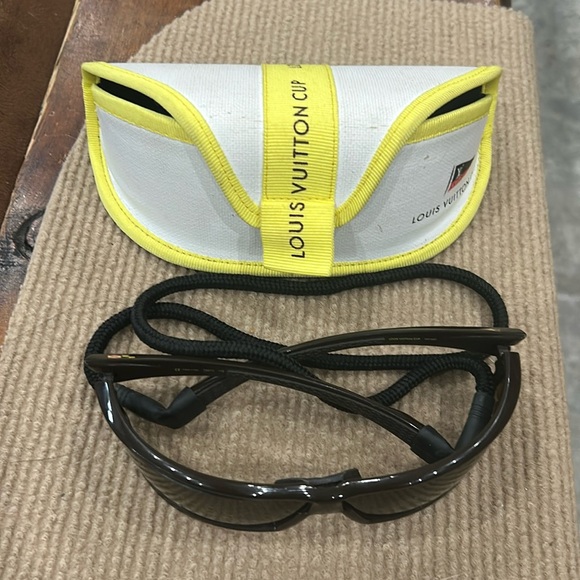 Louis Vuitton 2000 Cup Limited Edition sunglasses - Picture 4 of 9